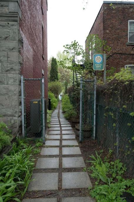 Heart Of Mtr For Memorable Experience 7Minmetro 2 Backyard Fully Equipped Villa Montreal Exterior photo